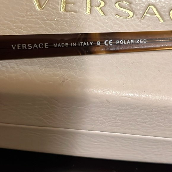 Versace Havana brown polarized sunglasses case & cleaning cloth. Minor scratches - Picture 5 of 9